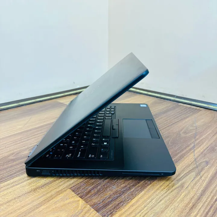 Dell%20Latitude%20E5470%20Core%20i5,%20Laptop%206th%20Generation%208GB%20Ram%20/%20256SSD%20with%20bag%20-%20Image%203