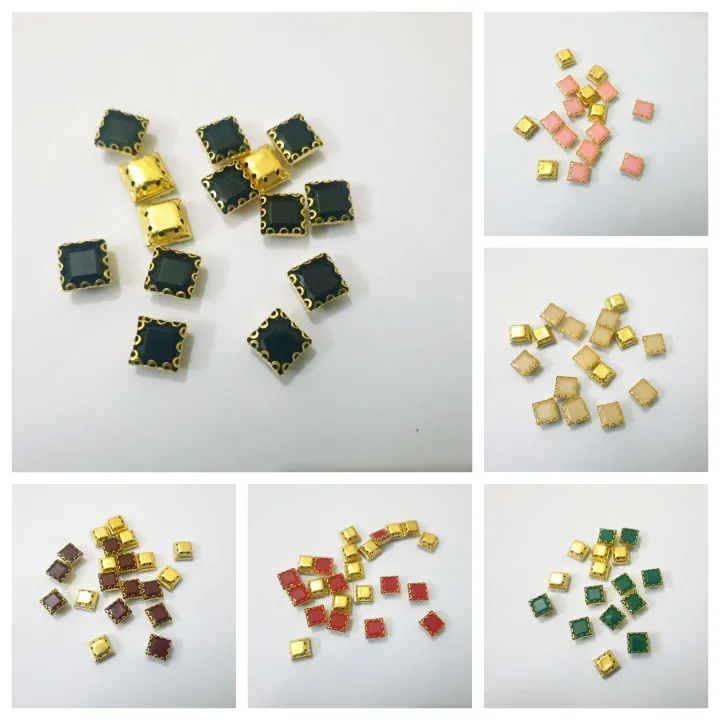 18%20Pcs%20Square%20Crystals%20Plastic%20Beads%201%20cm%20in%20Various%20Colors%20-%20Image%202