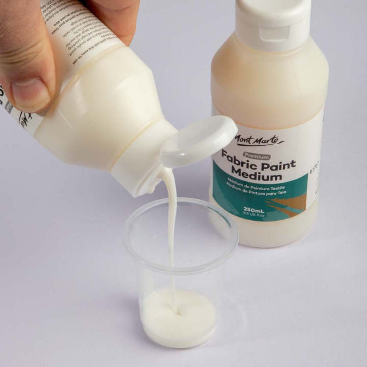 Mont%20Marte%20Fabric%20Paint%20Medium%20Premium%20250ml%20(8.5%20US%20fl.oz)%20MAMD0017%20-%20Image%202