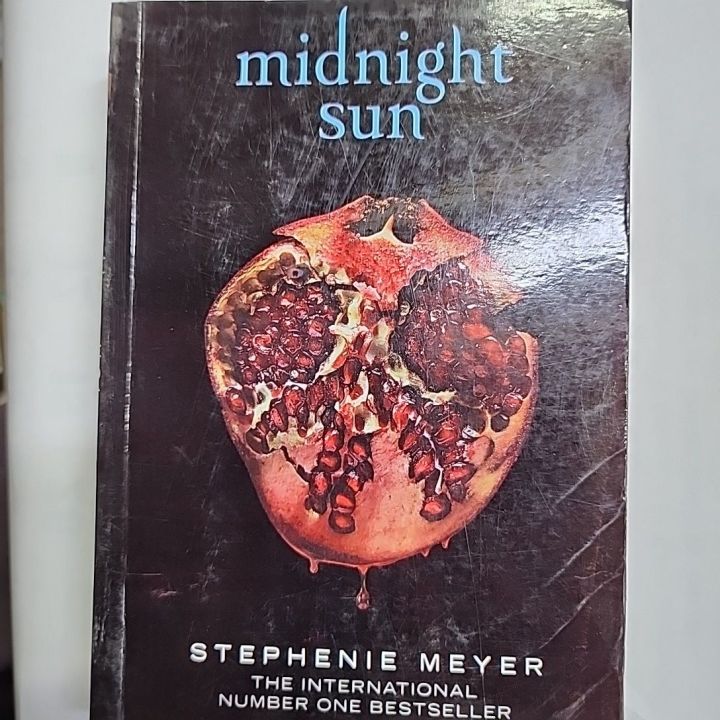 Midnight sun by Stephenie Meyer