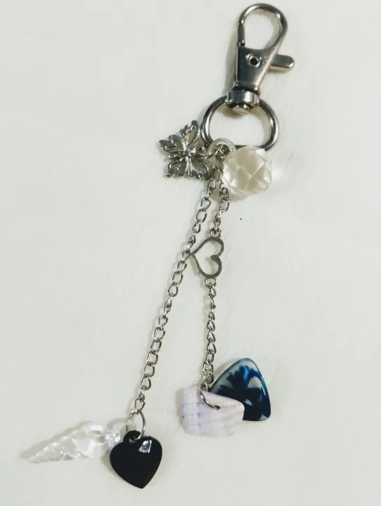 Cute,%20Unique,%20White%20Theme%20Elegant%20Keychains,%20Phone%20Charms,%20Bag%20Tussles%20%7C%20Fashion%20Hanging%20Jewelry%20of%20Chains,%20Charms,%20Beads%20%7C%20Random%20Style%20Jewelry%20%7C%20Fashion%20Accessories%20%7C%20Bag%20Tussles%20%7C%20Beautiful%20and%20Lightweight%20Jewelry%20%7C%20Trendy%20Looks%20-%20Image%205