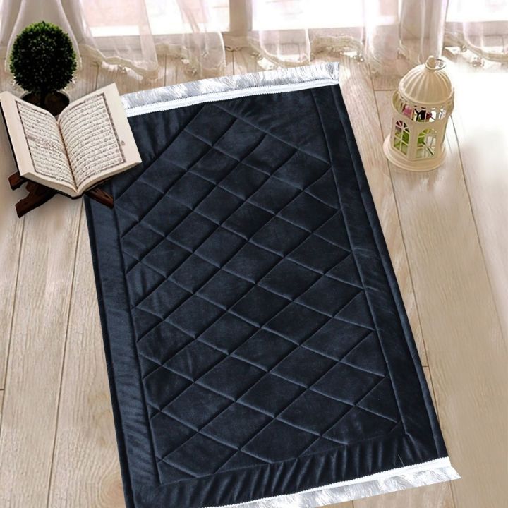 Luxury AntiSlip Velvet Prayer MatJaye Namaz Prayermat with foamQuilted Jai Namaz Janamaz