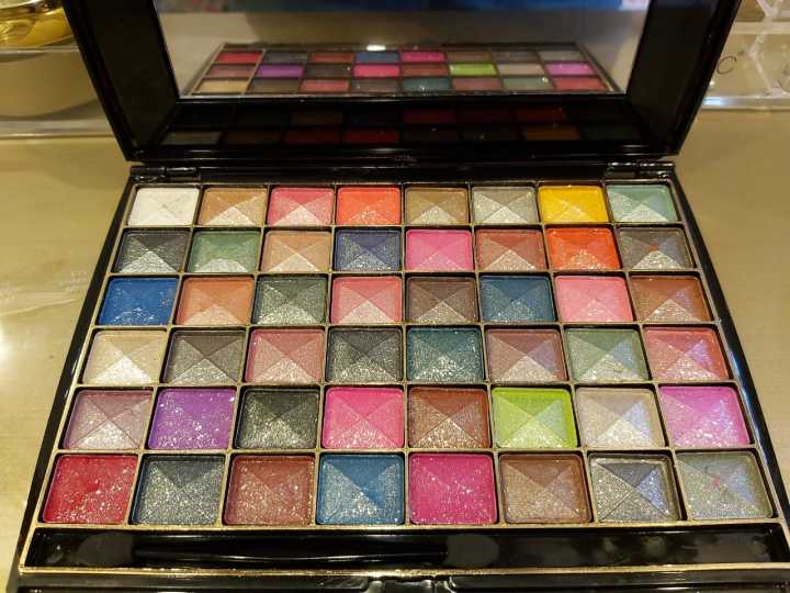 46%20Colors%20Eyeshadow%20Palette%20Mate%20Shimmer%20Water%20Proof%20Long%20Lasting%20Glitter%20Eyeshadow%20Powder%20Eyes%20Cosmetic%20Kit%20-%20Image%204