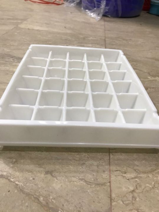 Ice%20Cubes%20Tray%20(30%20Cubes)%20-%20Image%204