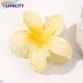 Fashionable Hair Catcher Gradient Color Flower Hair Claw Clip Anti-slip Design Stylish Hair Pin for Women Headwear Tool Hair Claw for Women. 