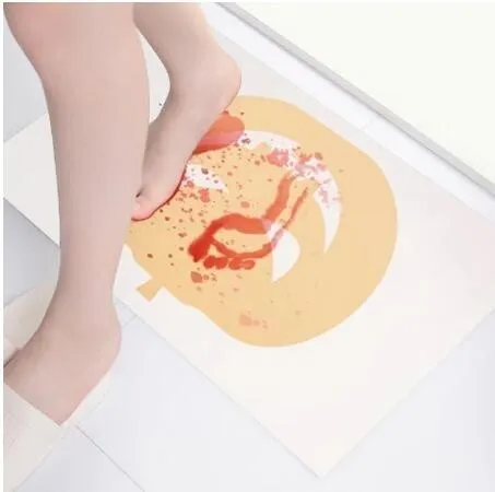 Halloween Gifts Blood Bath Mat Color Changing Sheet Turns Red Wet Horror Bloody Footprints Shower Carpet Bathroom Non-slip Rug