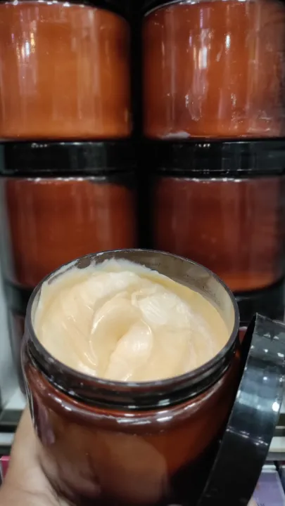 Zafrani%20Whitening%20Cream%20by%20The%20Organic%20Beauty%20%E2%80%93%20Herbal%20Homemade%20Brightening%20Cream%20for%20Face%20&%20Body%20%7C%20Natural%20Glow%20&%20Radiance%20Moisturizer%20-%20Image%209