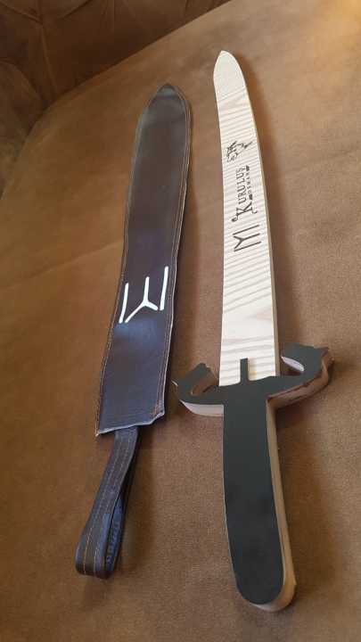 Osman%20Bey%20Wooden%20Swd-Toy%20(Hiking%20Artist)%20-%20Image%208