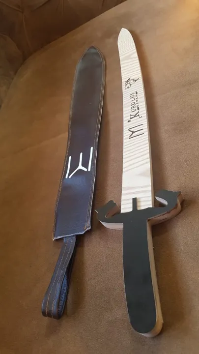 Osman%20Bey%20Wooden%20Swd-Toy%20(Hiking%20Artist)%20-%20Image%208