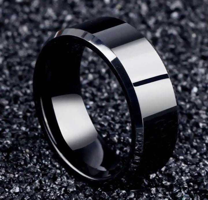 Pack%20Of%203%20Black%20100%25%20Titanium%20Rings%20&%20Black%20Superman%20Ring%20With%20Black%20Beed%20Bracelet%20For%20Boys%20-%20Image%202