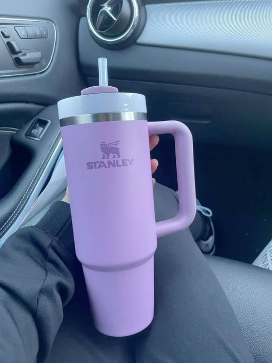 Stanley%20Style%20Tumbler%20With%20Handle%20&%20Straw%20%E2%80%93%20Stainless%20Steel%20Vacuum%20Insulated%20Travel%20Mug%20/%20Double%20Wall%20Coffee%20Thermos%20for%20Hot%20&%20Cold%20Drinks%20/%20FlowState%20Water%20Bottle%20for%20Gym,%C2%A0Office,%C2%A0Outdoor%20Premium%20Hydration%20Mug%20for%20Travel%C2%A0&%C2%A0Daily%C2%A0Use"%20-%20Image%204