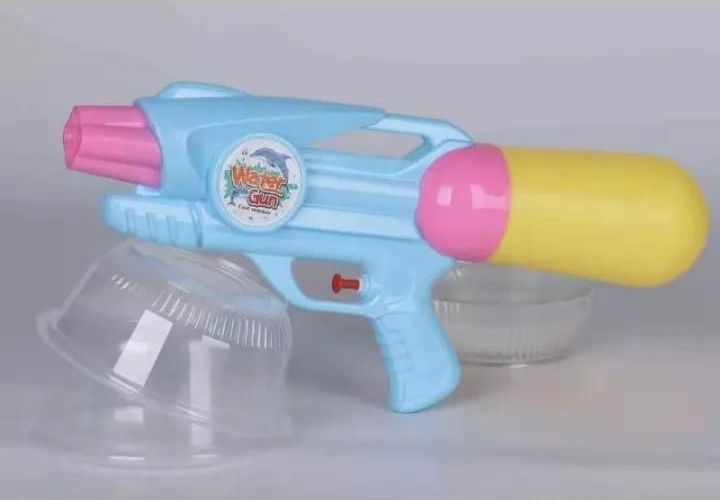Colorful%20Water%20Blaster%20Spray%20Toy%20For%20Kids%20Summer%20Outdoor%20Water%20Spray%20Toy%20High%20Pressure%20Water%20Spray%20Multicolor%20-%20Image%203