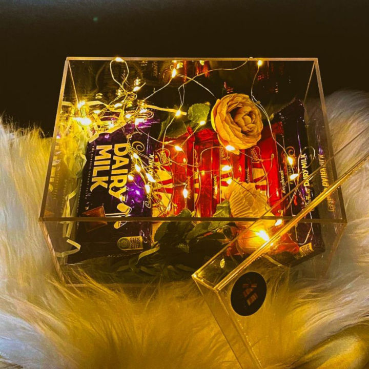 Empty Customizable Acrylic box size (8*10) with fairy lights nd shredded paper (NO CHOCOLATES INCLUDED)best option for gifts