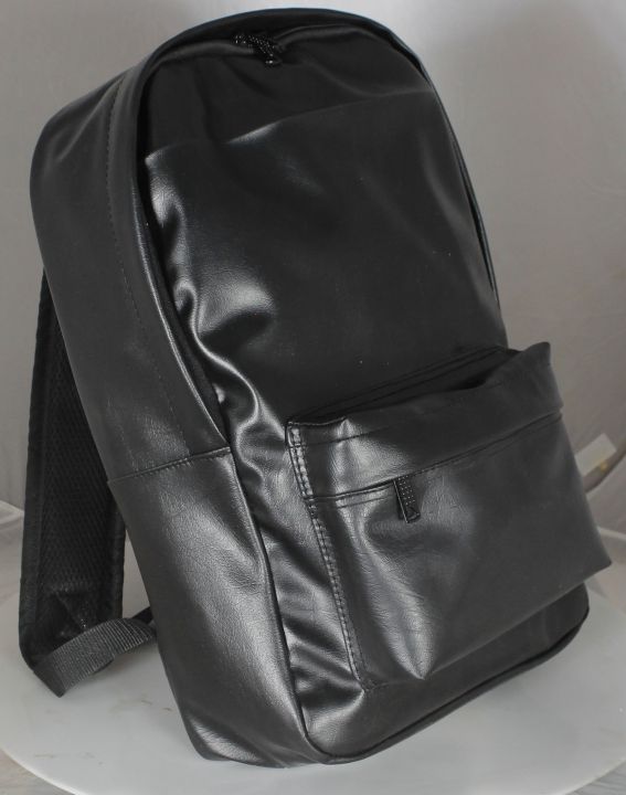 High-Quality%20PU%20Leather%20Laptop%20Backpack%2015-inch%20for%20Business%20Travel%20-%20Casual%20Style%20-%20Image%208