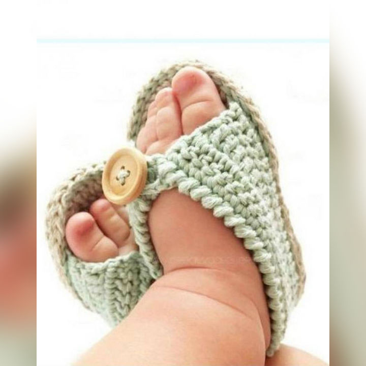 Top Button Style Woolen Handmade Crochet Baby Summer Sandal