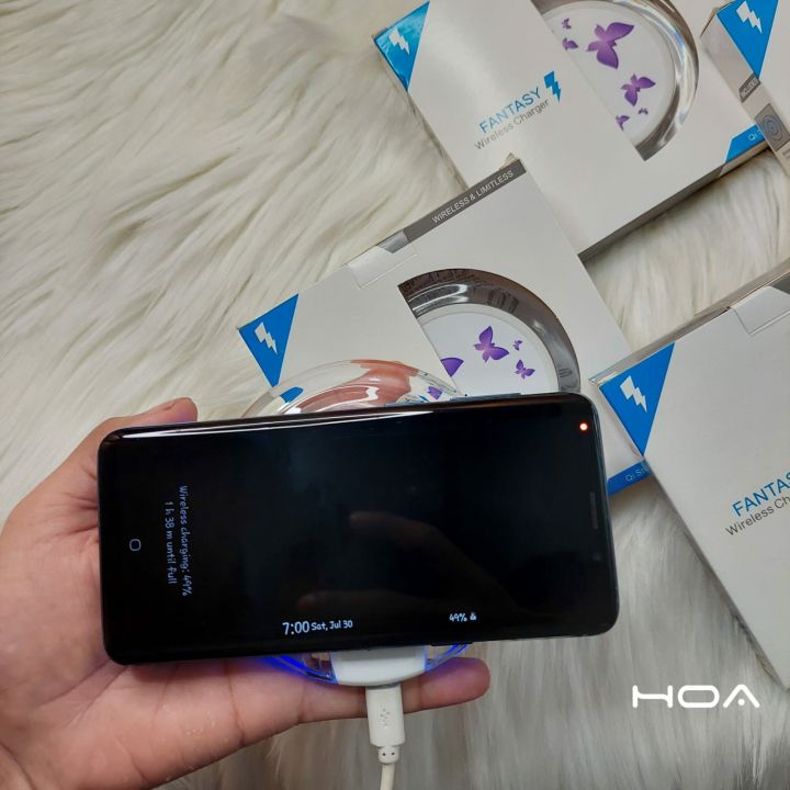 Changi%20Rewards%20Universal%20QI%20wireless%20charge%20fantasy%20charger%20-%20Image%204