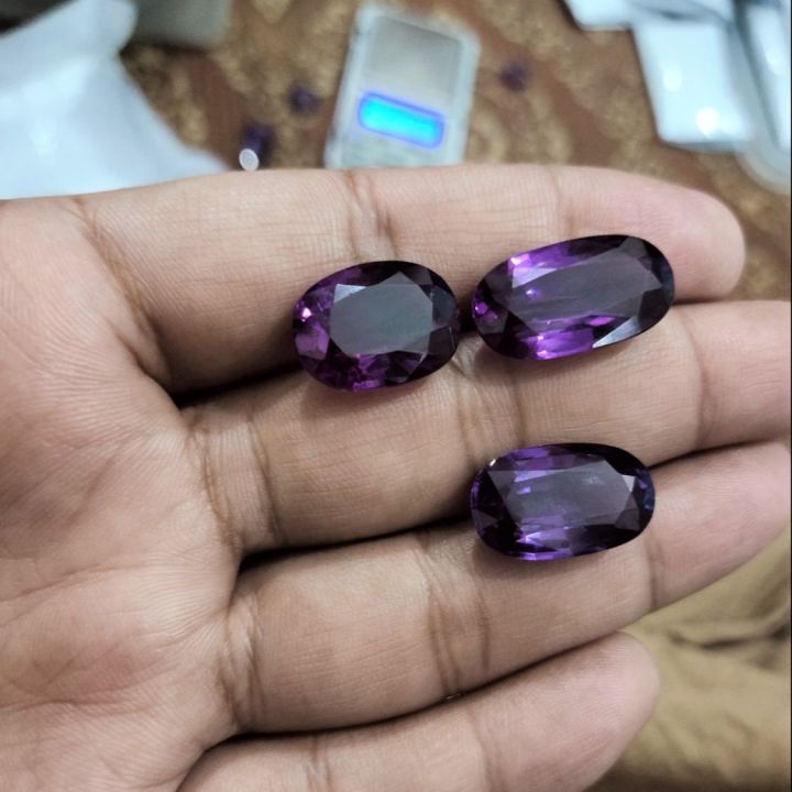 Dark%20Purple%20Amethyst%20(Alexandrite)%20Stone%20Gemstone%2020.0%20crt%20%C2%B1%201crt%20Stone%20For%20Men%20RIng%20-%20Image%204