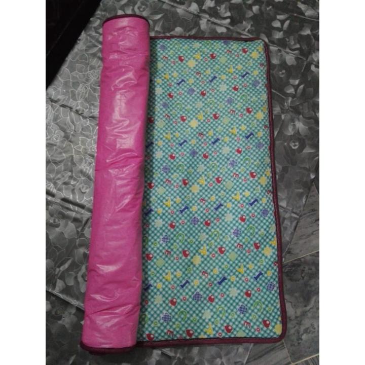 Baby%20Changing%20Mat%20Bed%20Protector%20Waterproof%20Urine%20proof%20Baby%20Godri%20Sojni%20Foam%20Sheet%20with%20Plastic%20Back%20Baby%20Accessories%20-%20Image%202