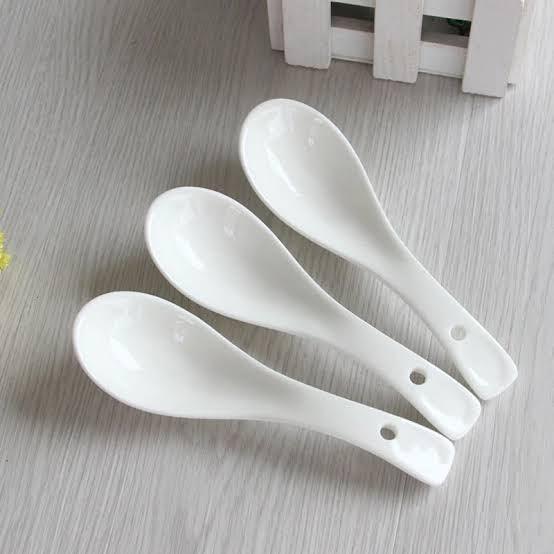 6%20Pcs%20%20Ceramic%20Soup%20Spoons%20set-%20Table%20Spoons%20for%20Soup%20and%20Rice%20-%20Deep%20Oval%20Hole%20-%20White%20Color%20-High%20Quality%20Ceramic%20Spoon's%20-%20With%20Hanging%20Hole%20-%20Microwave%20Safe%20Soup%20Spoon's-%20-%20Image%205