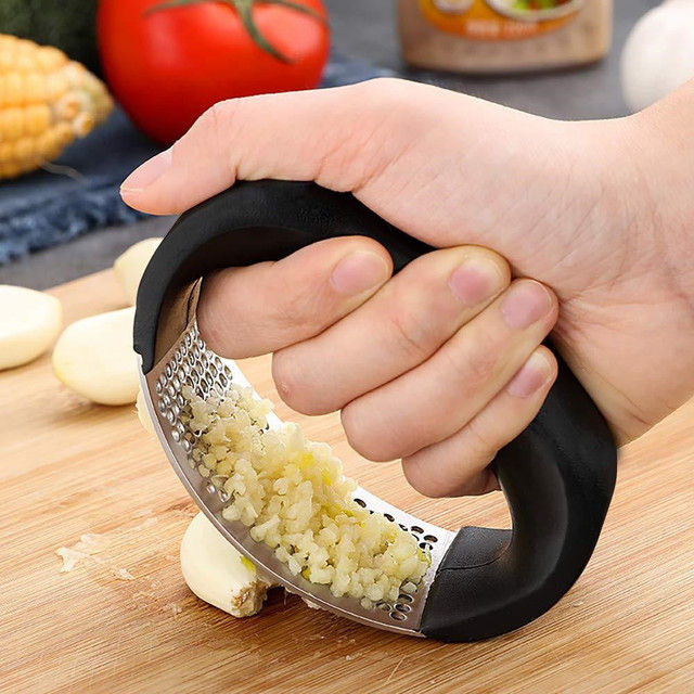 Manual Garlic Press Rocker with Handle Stainless Steel Garlic Crusher Squeezer Slicer Mincer Chopper Kitchen Gadget Tool