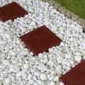 Mat Snow White Garden Pebbles for Sale Cobble Stone- 5 kg pack. 