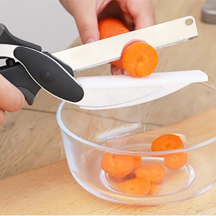 Shop%20Online%20Clever%20Cutter%202-in-1%20Food%20Chopper%20-%20Replace%20Your%20Kitchen%20Knives%20and%20Cutting%20Boards%20-%20Image%204