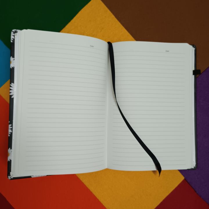 MyKitab%20-%20Printed%20Diary%20-%20Black%20Daisy%20-%20Image%202