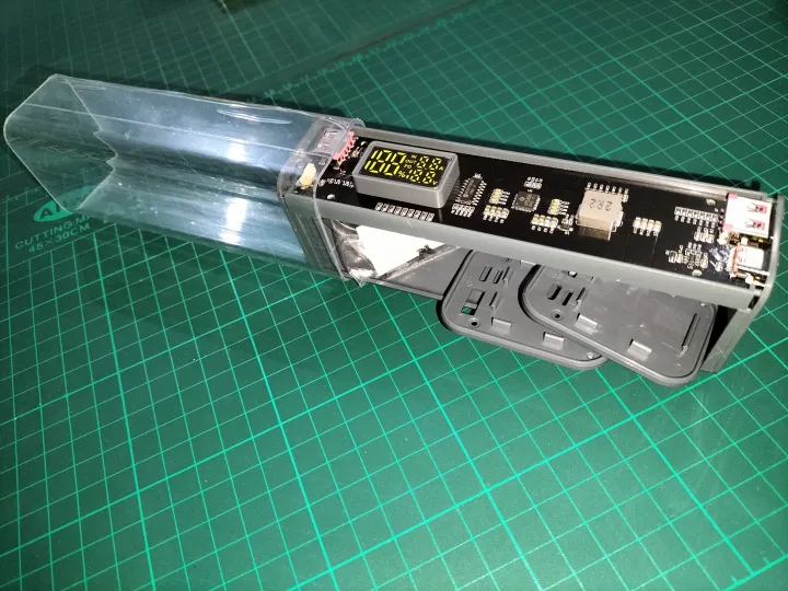 Professional%20PD22.5W%20DIY%20Battery%20Charger%20Case%20for%208PCS%2018650%20Polymer%2020000mA%20Battery%20Charging%20Power%20Bank%20Box%20(%20only%20case%20included%20)%20-%20Image%206