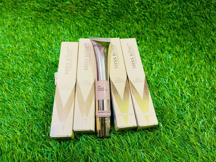 Silk%20Flawless%20Foundation%20Base%20/%20High%20Coverage%20/%2030ML%20silk%20foundation%20BB%20cream%20light%20weight%20%7C%20%E2%80%A2%20Perfect%20for%20creating%20a%20natural%20and%20radiant%20makeup%20look.30ml%20-%20Image%203