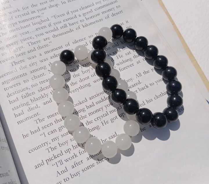 Couple Beats Bracelet Black and White for Men and Women with High Quality beads