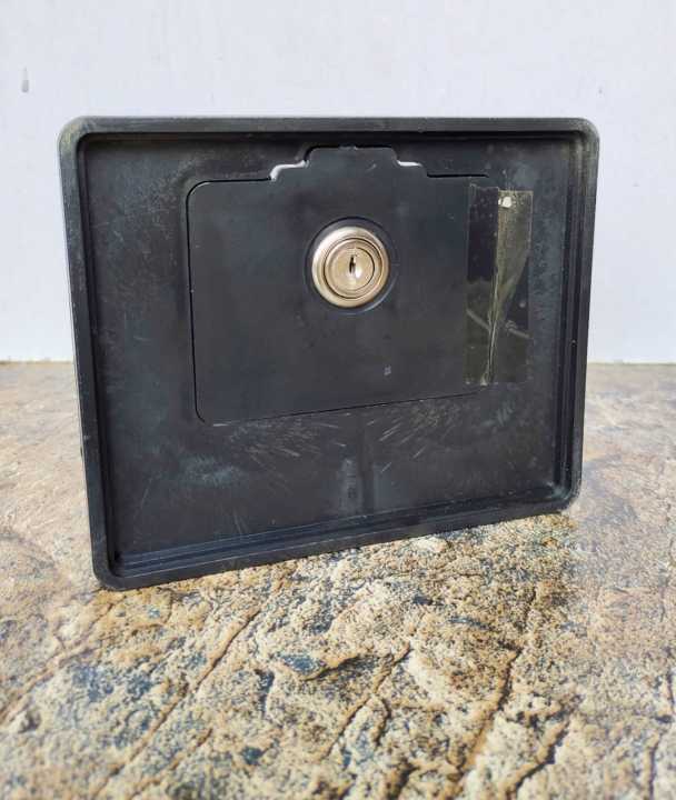 Donation%20Box/Chanda%20Box%20acrylic%20Box%20dai%20cdanda%20box%20-%20Image%202