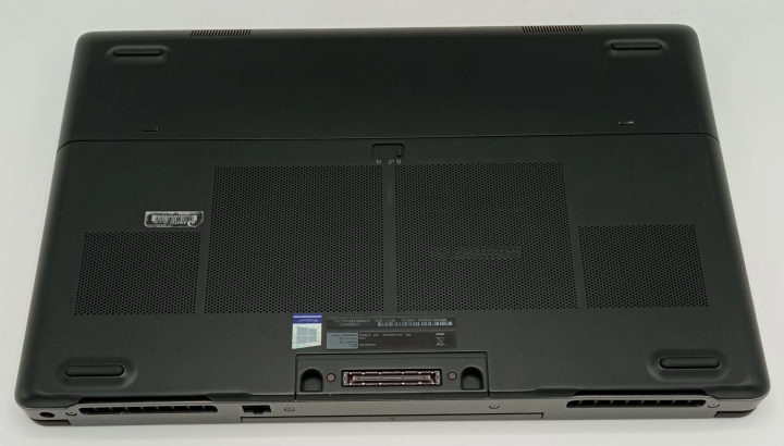 Dell%20Precision%207720%20%7C17%20Inches%20%7C%20Intel%20Xeon%203.1%20GHz%20Processor%20%7C%2016GB%20Ram%20%7C%20750GB%20SSD%20%7C%20NVIDIA%20Quadro%20P3000%20%7C%20Black%20-%20Image%203