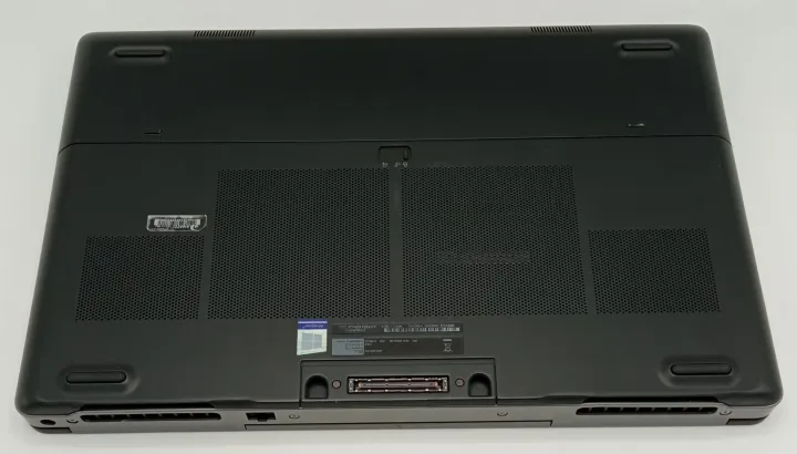 Dell%20Precision%207720%20%7C17%20Inches%20%7C%20Intel%20Xeon%203.1%20GHz%20Processor%20%7C%2016GB%20Ram%20%7C%20750GB%20SSD%20%7C%20NVIDIA%20Quadro%20P3000%20%7C%20Black%20-%20Image%203