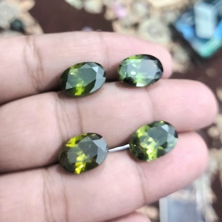 Original%20Zircon%20Stone%20Green%20Color%2012.0%20crt%20%C2%B1%201crt%20Gems%20Stone%20for%20ring%20round%20shape%20stone%20-%20Image%205