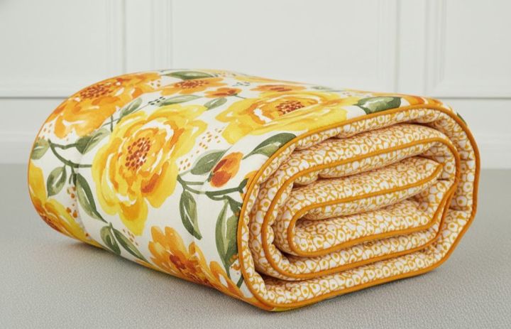 Single%20&%20Double%20Bed%20Quilt%20Gul%20Ahmed%20/%20IDEAS%20Razai%20filled%20with%20Polyester%20Sheet%20&%20Cotton%20Fabric%20Cover%20-%20Washable%20&%20Breathable%20Winter%20Razai-%20Premium%20Warmth%20Comforter%20-%20%20(%20105"%20x%2057"%20)%20Random%20Color%20&%20Design%20-%20Image%206