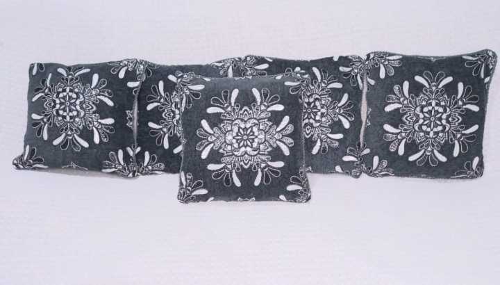 Experience%20Luxury%20Comfort%20with%20Our%20Premium%205-Piece%20Jacquard%20Velvet%20Cushion%20Cover%20Set%20-%20Image%206