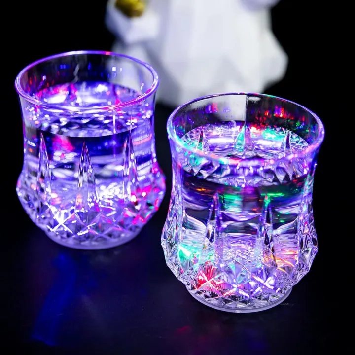Flash%20Light%20Cups,%20Crystal%20Drinking%20Glasses,%20LED%20Light%20Up%20Cups,%20Acrylic%20Whiskey%20Cups,%20Water%20Induction,%20Color%20Changing%20Pineapple%20Shape%20Glasses%20for%20Cocktail,%20Party,%20Bar,%20KTV%20Club%20(Pack%20of%201)%20-%20Image%202