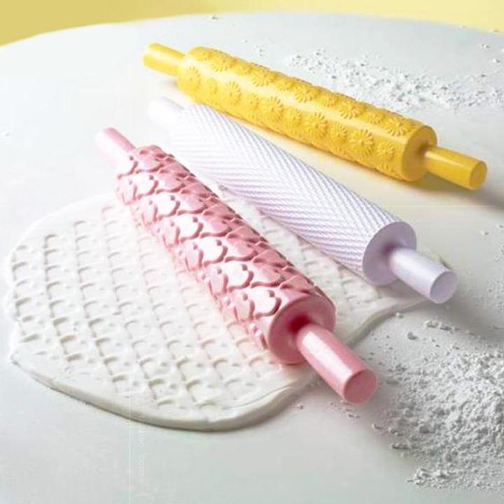 Plastic%20Flower%20Heart%20Embossing%20Rolling%20Pin%20DIY%20Cookies%20Fondant%20Cake%20Dough%20Roller%20-%20Image%202