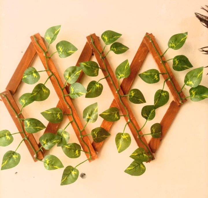 Money plant Leaves Fence Pure Wooden frames Beautiful Foldable Wall