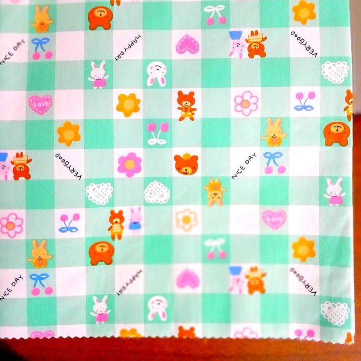 Baby%20Bed%20Protector%20Waterproof%20Plastic%20Sheet%20-%20Image%205