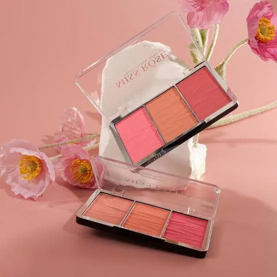 Miss%20Rose%20Professional%203%20Color%20Long%20Lasting%20Hyper%20Glow%20Blusher%20Palette%20(New%20launch)%20-%20Image%202