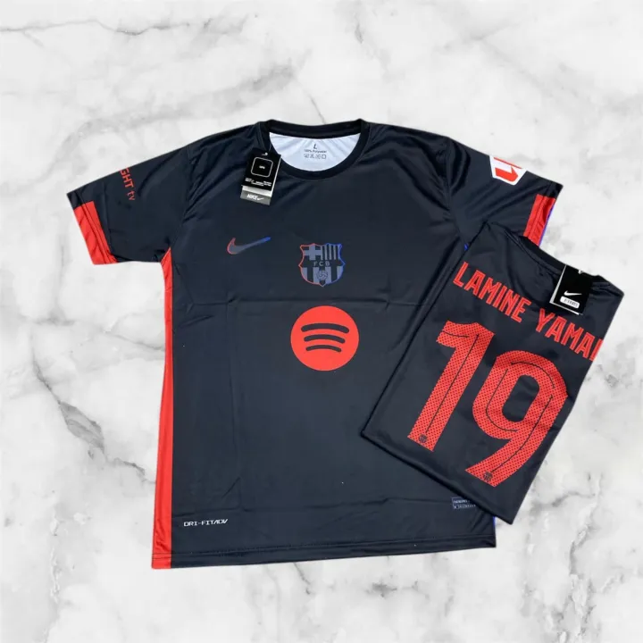 FC%20Barceloona%20LAMINE%20YAMAL%20Away%20jersey%202024%202025%20T%20shirt%20Black%20Barxa%20-%20Image%203