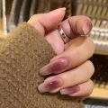 Ganlu Temple Nail Art Hua Fei touched her face and wore nail products, Zhen Huan Bing was transparent and long trapezoidal, and European and American style wore nails and nails. 