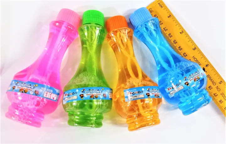 Blowing%20Bubbles%20Liquid%20for%20Bubble%20Machine%20Pack%20of%204%20Pcs%20Fancy%20Bottle%20with%20Stick%20-%20Image%204