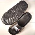 Smile Mens Slides / Slippers(Black). 