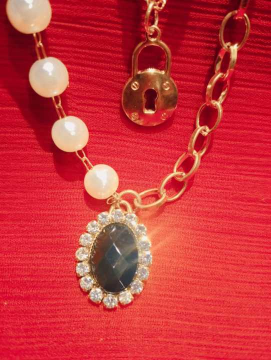 Elegant%20Multi%20Layered%20Chains%20Designer%20Chokar%20Necklace%20with%20Pendants%20-%20Image%2010