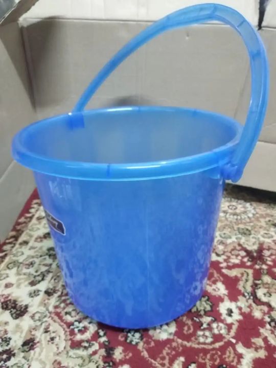 20%20Liters%20Bucket%20with%20Mug%202%20Pcs%20Bath%20Set%20Transparent%20Pure%20Plastic%20(Multicolour)%20-%20Image%204