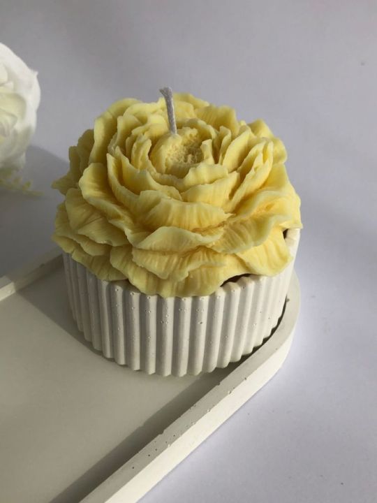 Pack%20of%203%20Scented%20Candle%20Set%20with%20Round%20Peony%20Flower%20Candle%20Jar%20and%20Oval%20Tray%20for%20Home%20Decor%20-%20Image%203