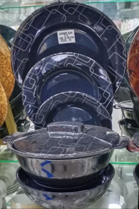 72%20Pieces%20-%20Black%20-%20Plastic%20Dinner%20Set%20-%20Image%203