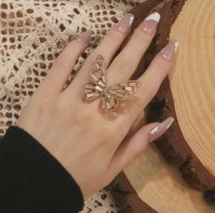 Vintage butterfly ring wedding engagement ring golden and  diamond shiny ring treanding butterfly ring for 2024 attractive and charming ring